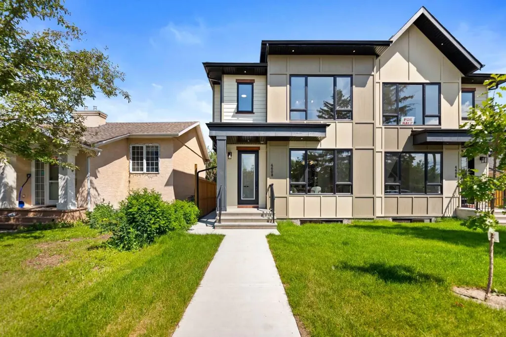 4608 81 Street NW Calgary AB T3B 2P6