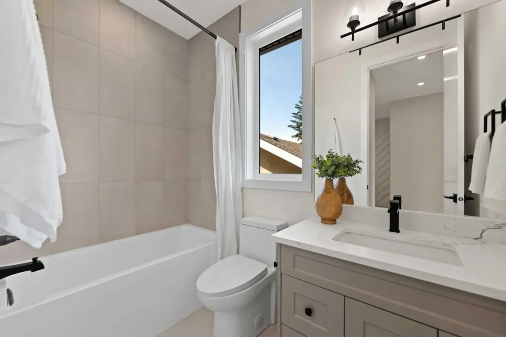 4608 81 Street NW Calgary AB T3B 2P6
