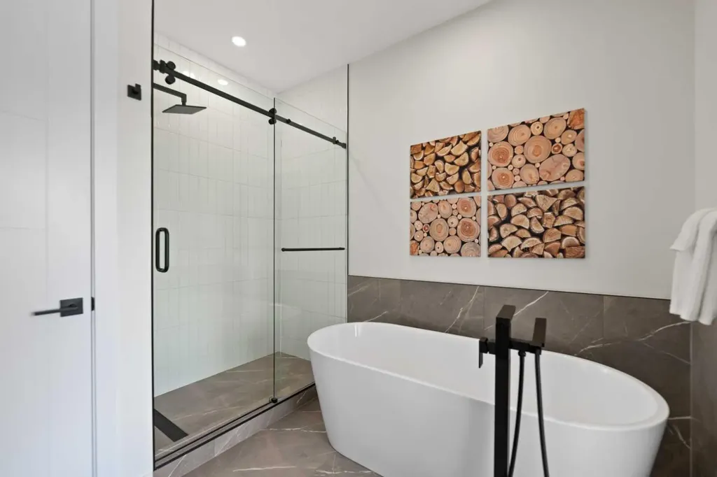4608 81 Street NW Calgary AB T3B 2P6