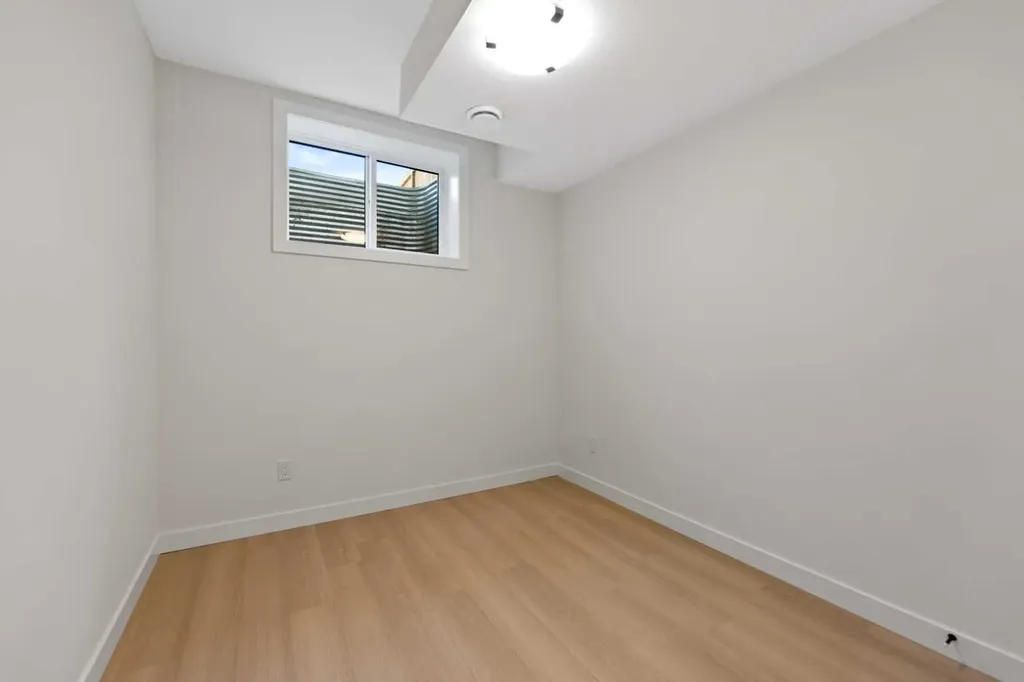 4608 81 Street NW Calgary AB T3B 2P6