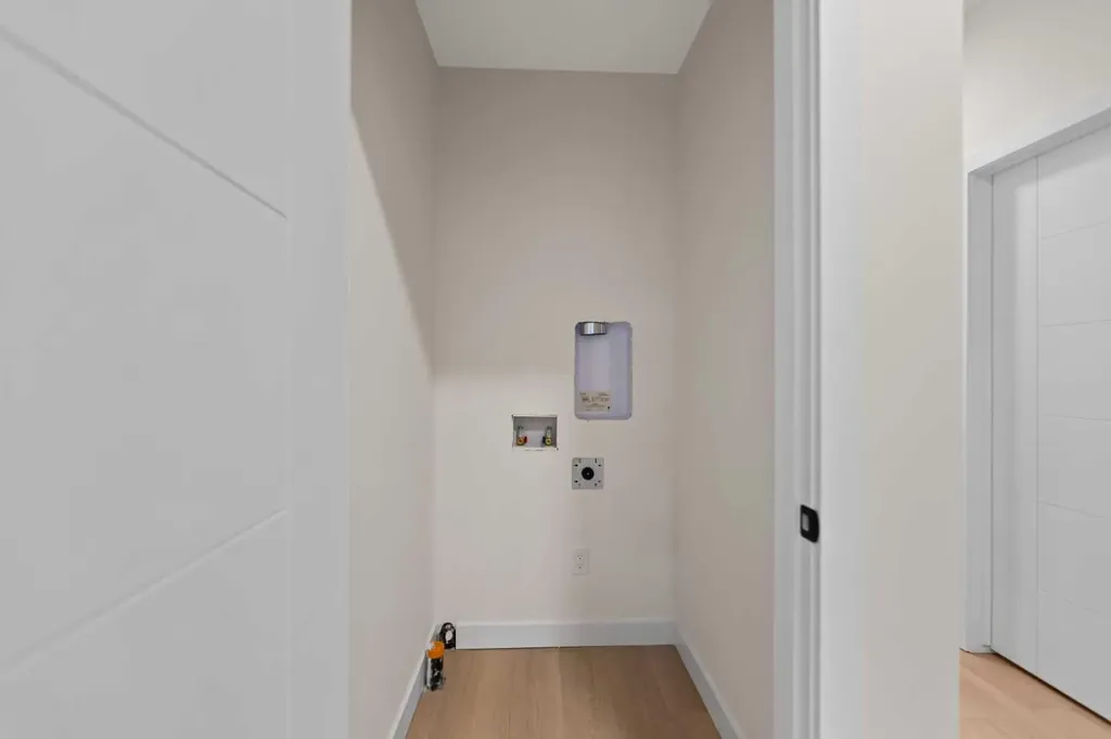4608 81 Street NW Calgary AB T3B 2P6