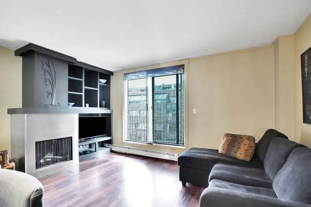 823 19 Avenue SW Calgary AB T2T0H6