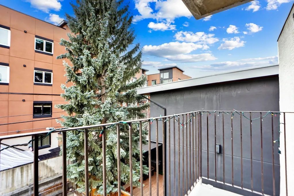 823 19 Avenue SW Calgary AB T2T0H6