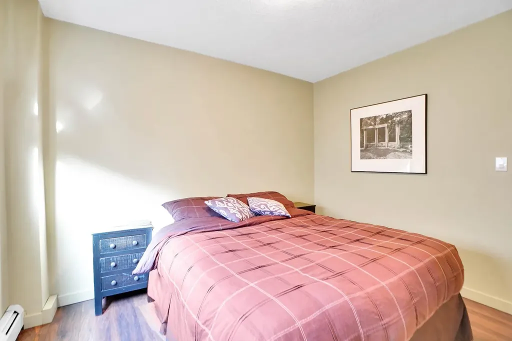 823 19 Avenue SW Calgary AB T2T0H6