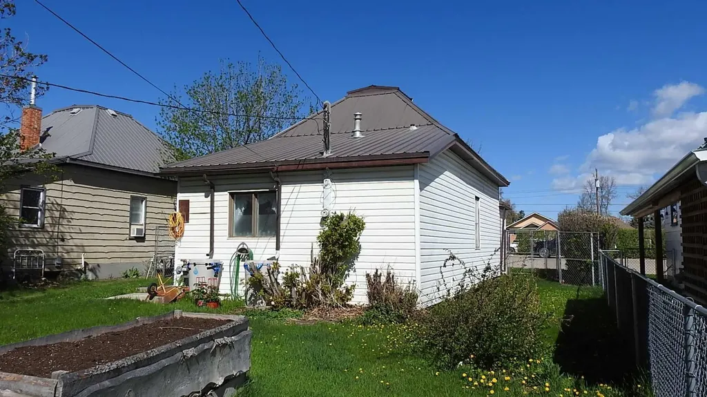2217 20 Street Nanton AB T0L 1R0