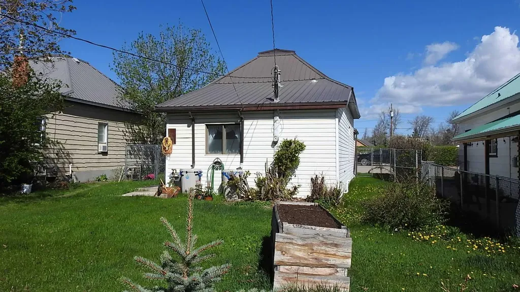 2217 20 Street Nanton AB T0L 1R0