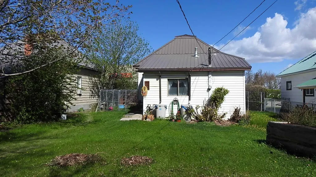 2217 20 Street Nanton AB T0L 1R0