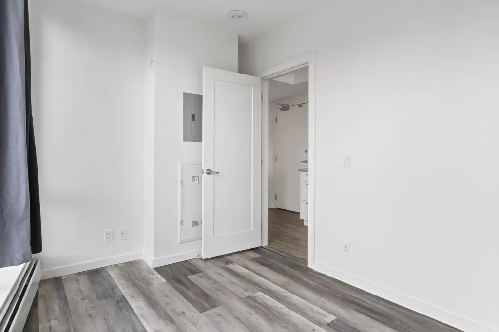 450 8 Avenue SE Calgary AB T2G 1T2