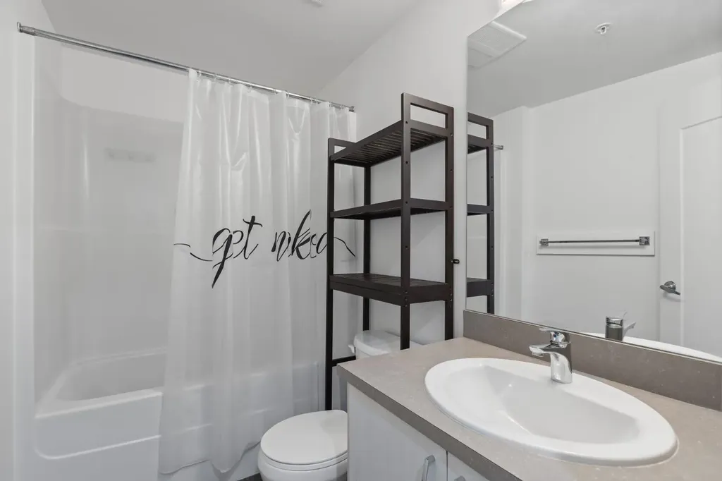450 8 Avenue SE Calgary AB T2G 1T2