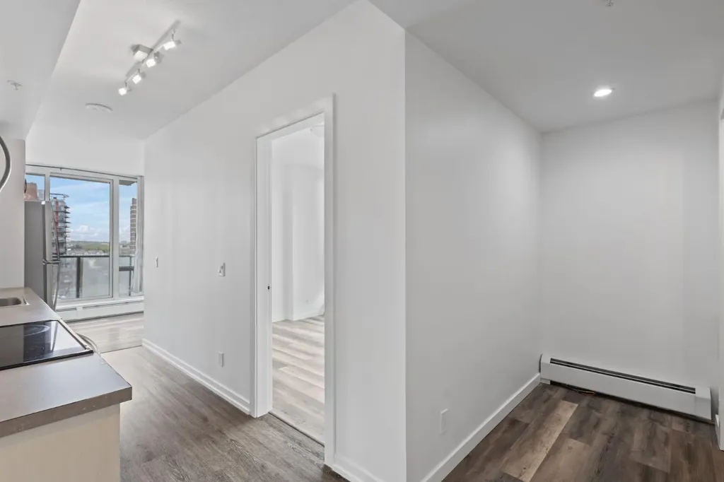450 8 Avenue SE Calgary AB T2G 1T2