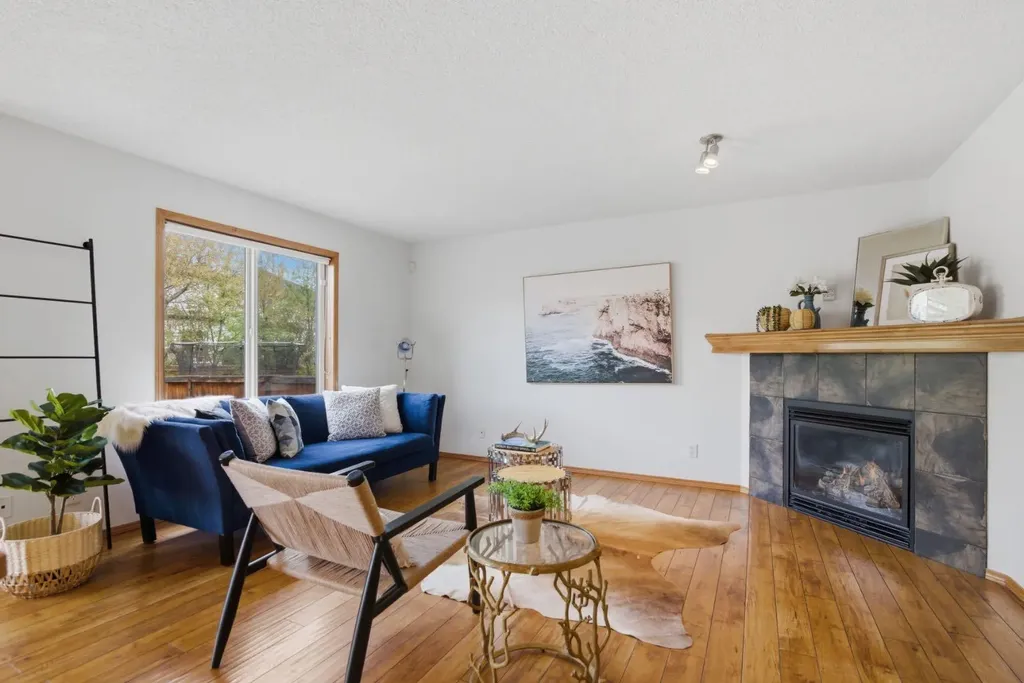 74 Tuscany Springs Hill NW Calgary AB T3L 3E4