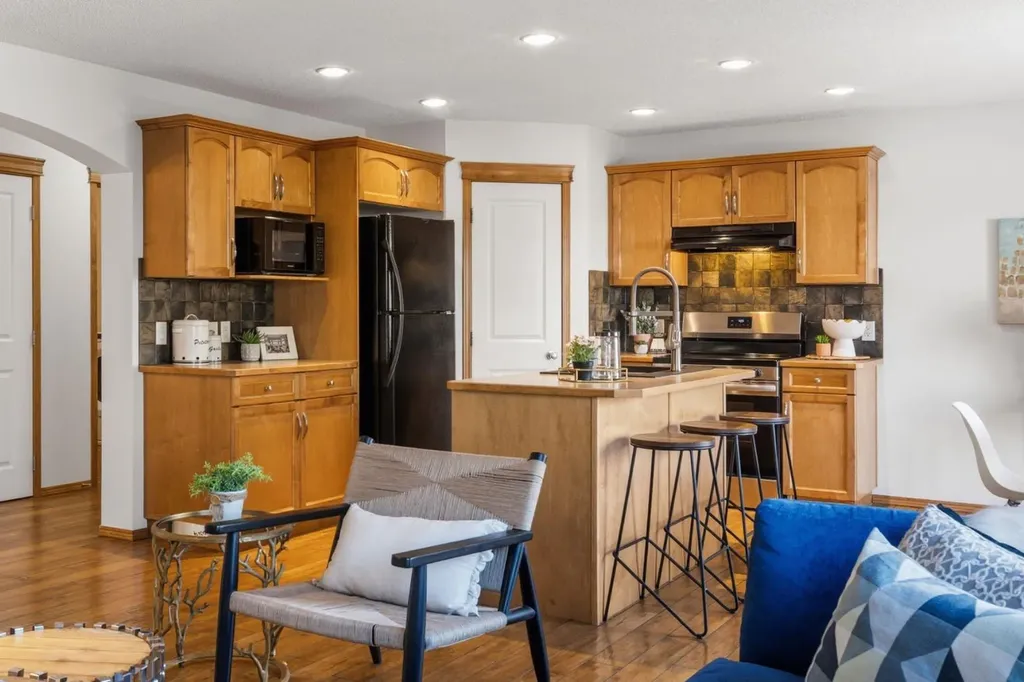 74 Tuscany Springs Hill NW Calgary AB T3L 3E4