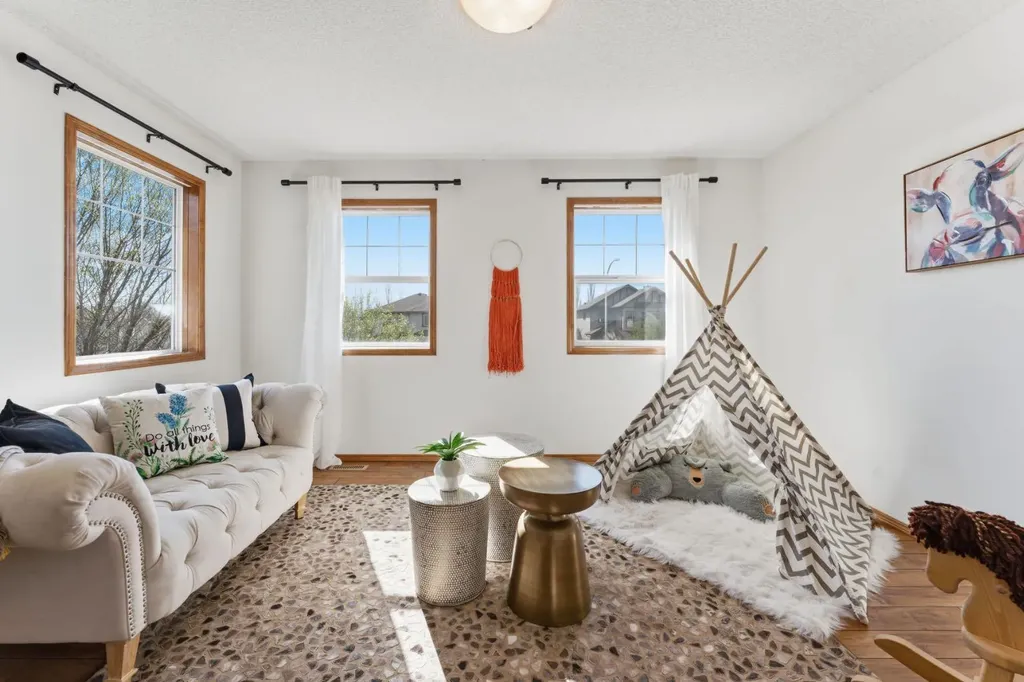 74 Tuscany Springs Hill NW Calgary AB T3L 3E4