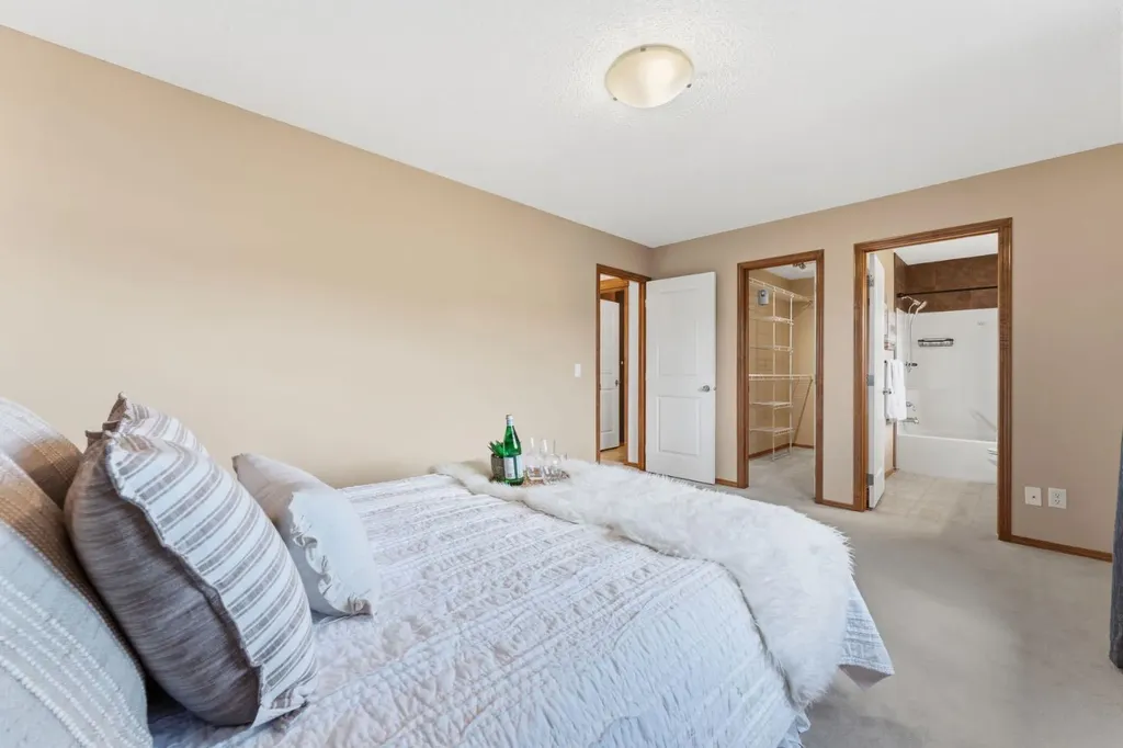 74 Tuscany Springs Hill NW Calgary AB T3L 3E4