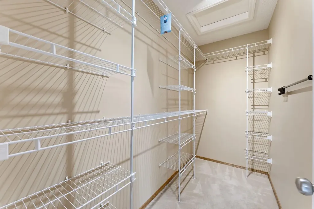 74 Tuscany Springs Hill NW Calgary AB T3L 3E4