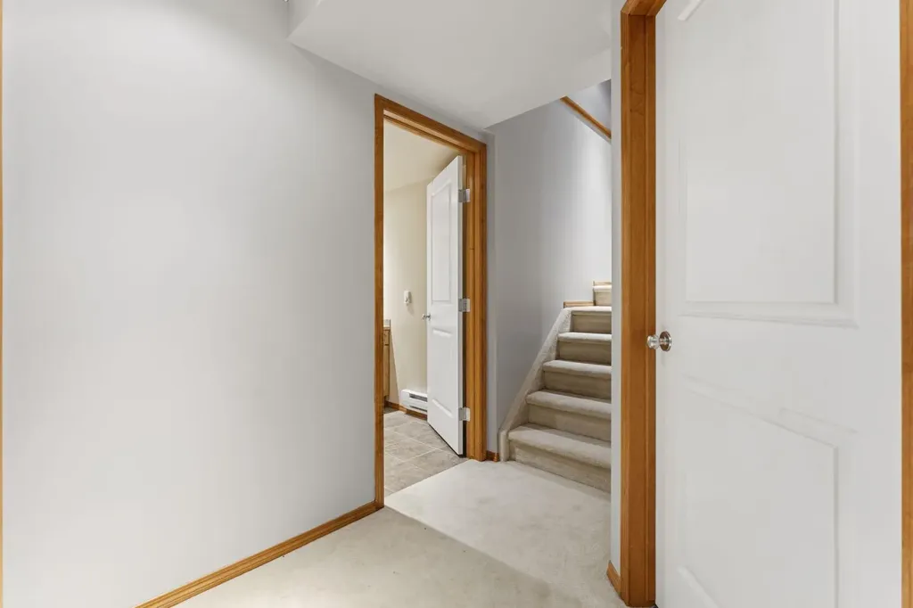 74 Tuscany Springs Hill NW Calgary AB T3L 3E4