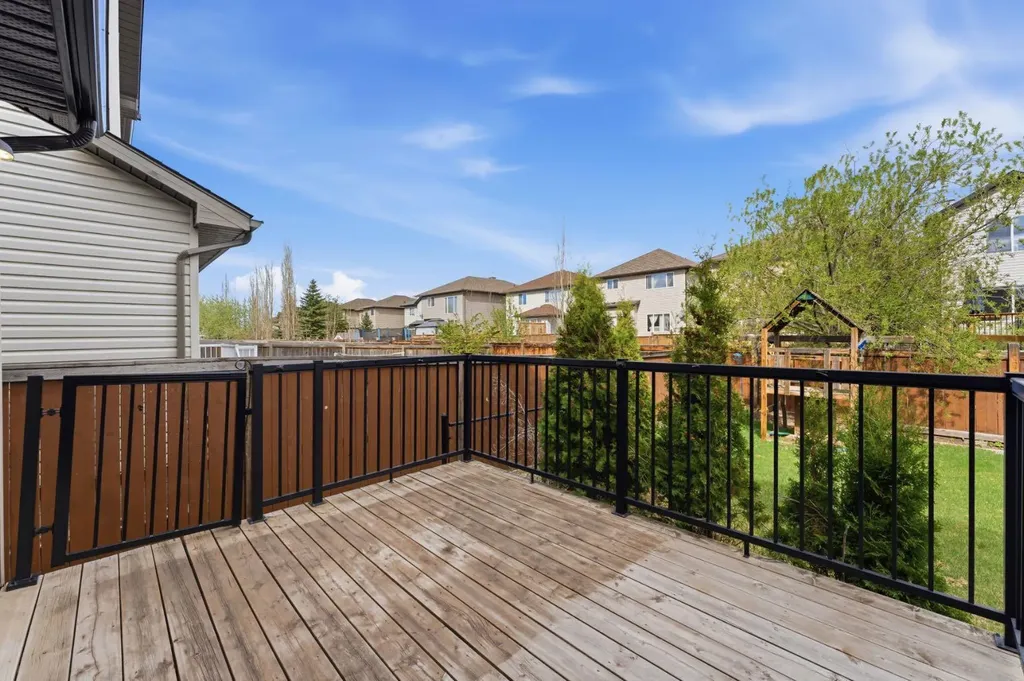 74 Tuscany Springs Hill NW Calgary AB T3L 3E4