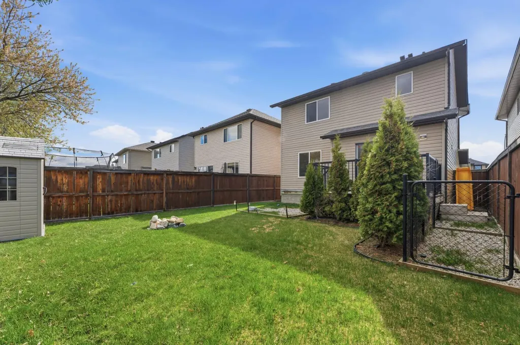 74 Tuscany Springs Hill NW Calgary AB T3L 3E4