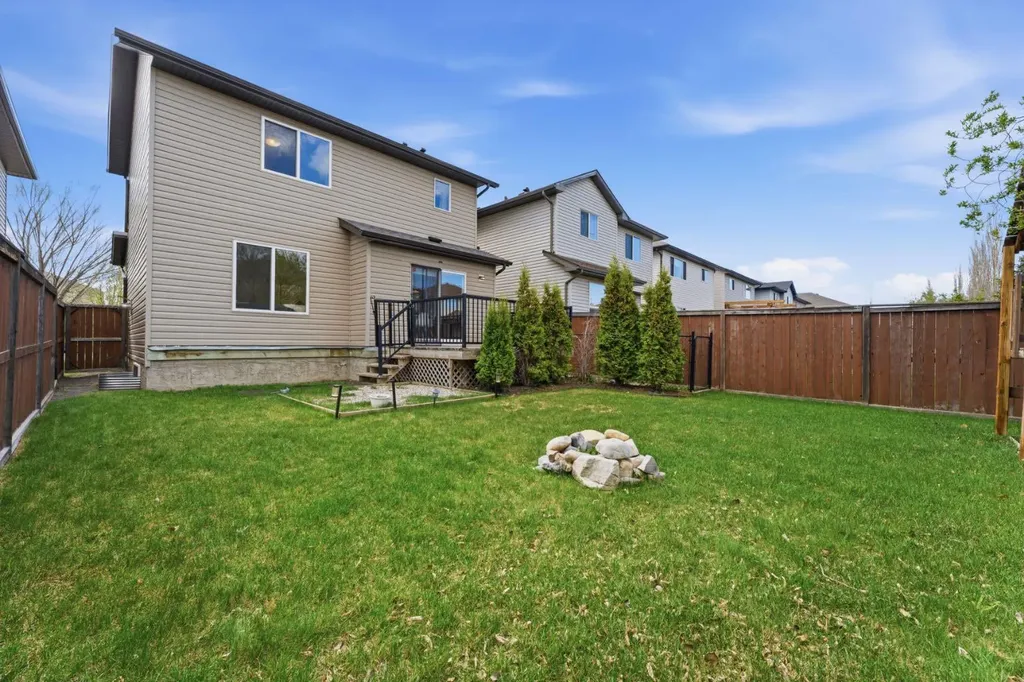 74 Tuscany Springs Hill NW Calgary AB T3L 3E4