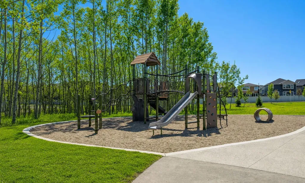 74 Tuscany Springs Hill NW Calgary AB T3L 3E4