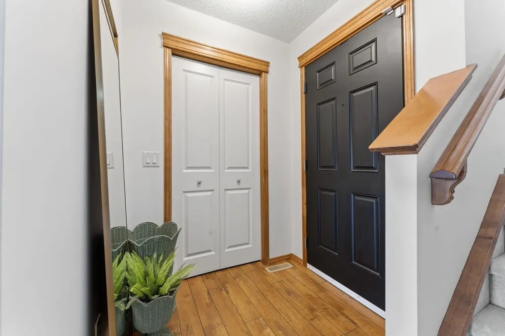 74 Tuscany Springs Hill NW Calgary AB T3L 3E4