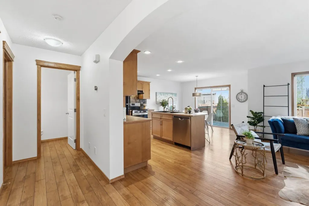 74 Tuscany Springs Hill NW Calgary AB T3L 3E4