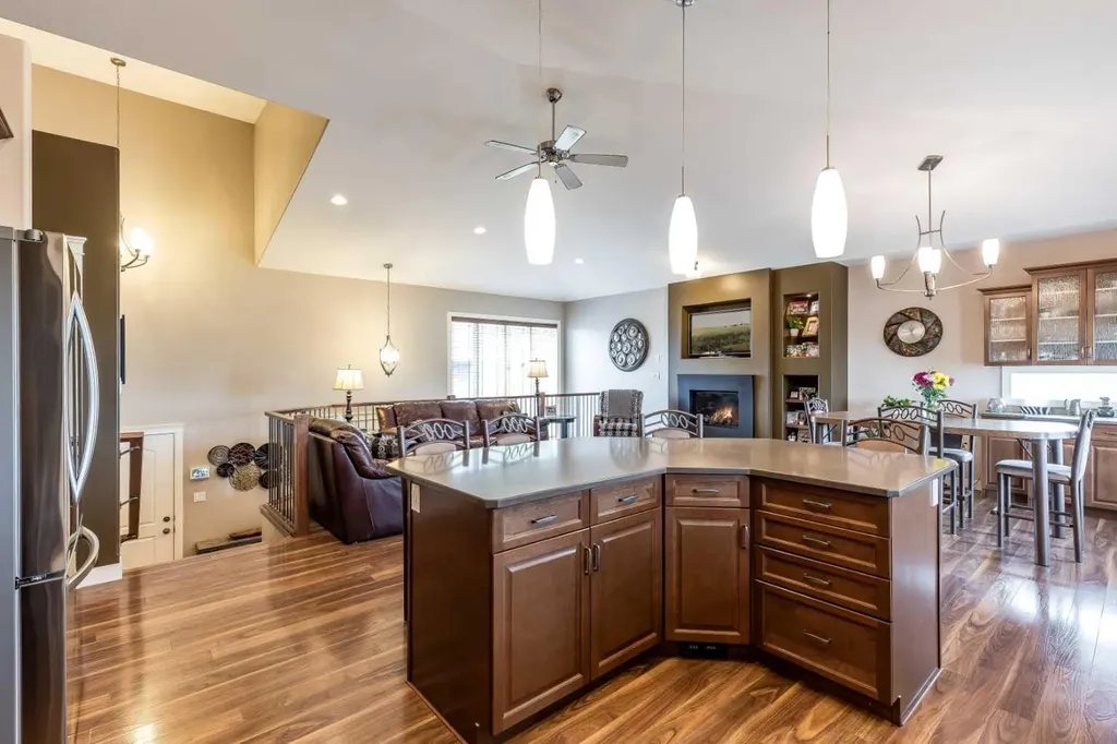 207 Hamptons Way SE Medicine Hat AB T1B 0E1
