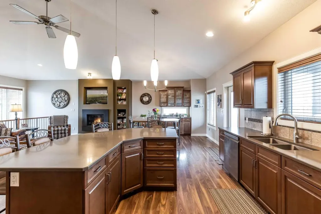207 Hamptons Way SE Medicine Hat AB T1B 0E1