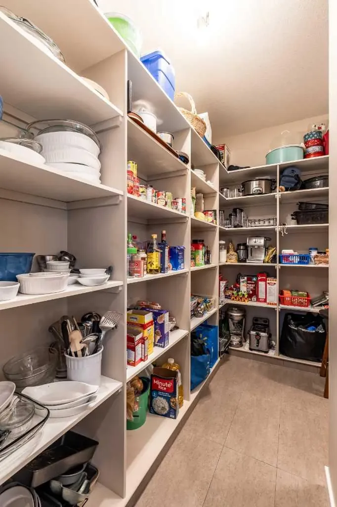 207 Hamptons Way SE Medicine Hat AB T1B 0E1