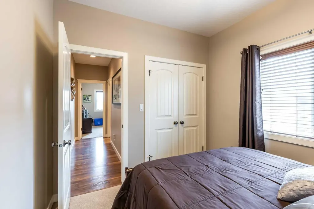 207 Hamptons Way SE Medicine Hat AB T1B 0E1