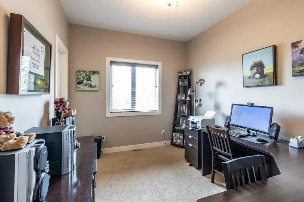 207 Hamptons Way SE Medicine Hat AB T1B 0E1