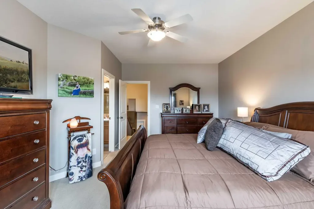 207 Hamptons Way SE Medicine Hat AB T1B 0E1