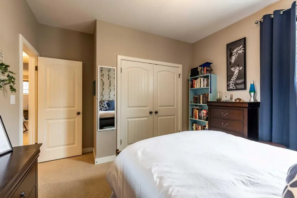 207 Hamptons Way SE Medicine Hat AB T1B 0E1