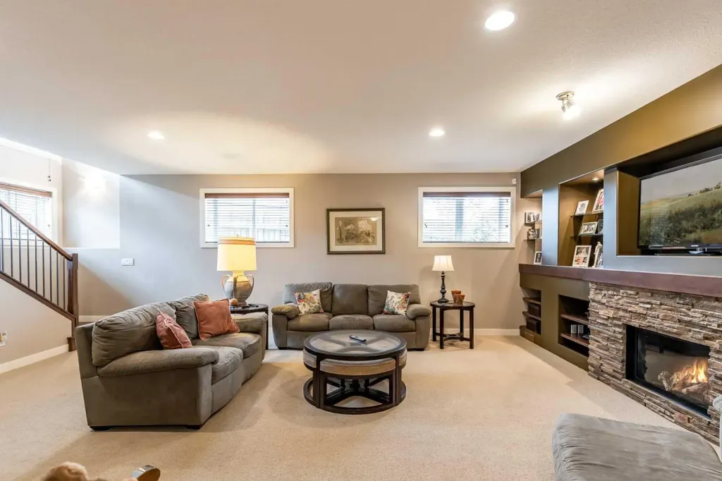 207 Hamptons Way SE Medicine Hat AB T1B 0E1