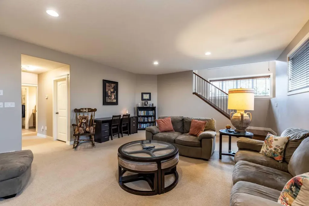 207 Hamptons Way SE Medicine Hat AB T1B 0E1