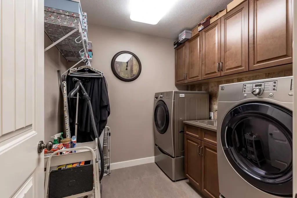 207 Hamptons Way SE Medicine Hat AB T1B 0E1
