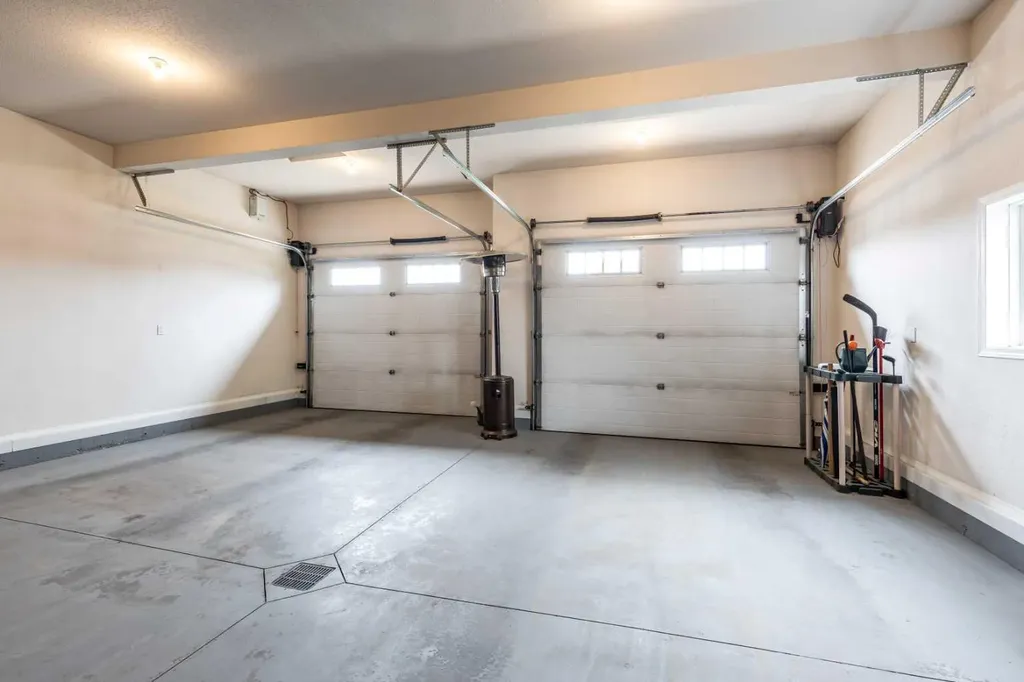 207 Hamptons Way SE Medicine Hat AB T1B 0E1