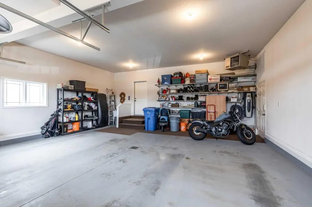 207 Hamptons Way SE Medicine Hat AB T1B 0E1