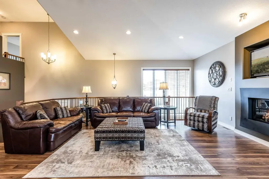 207 Hamptons Way SE Medicine Hat AB T1B 0E1