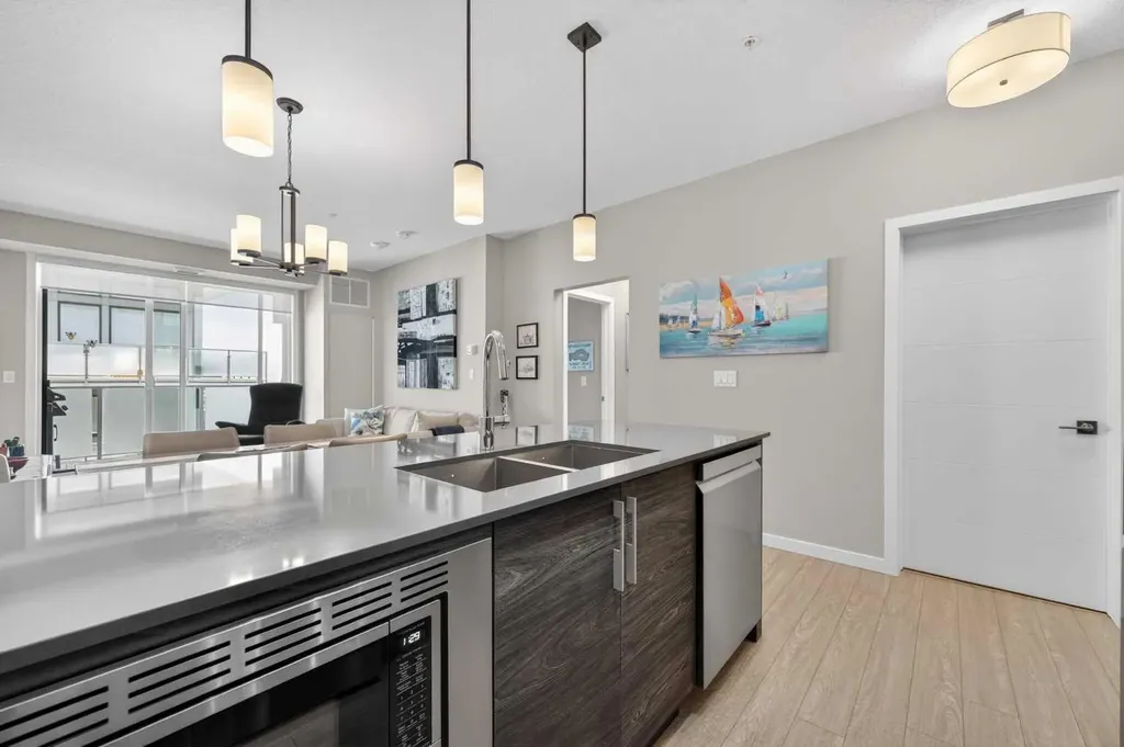 122 Mahogany Centre SE Calgary AB T3M 2Y1