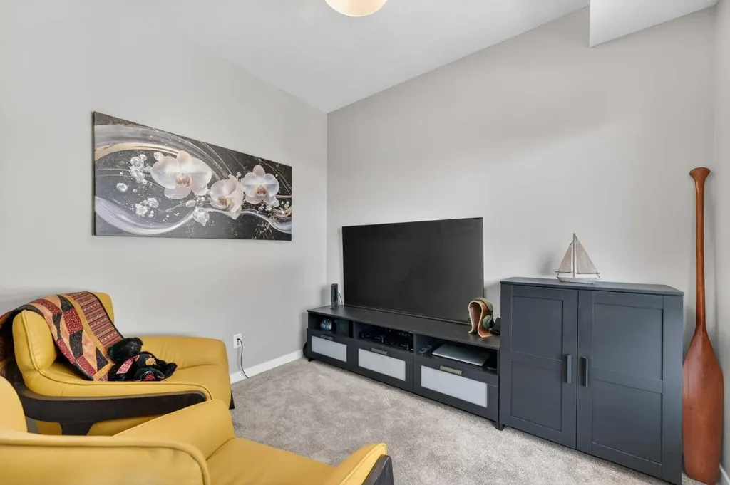 122 Mahogany Centre SE Calgary AB T3M 2Y1