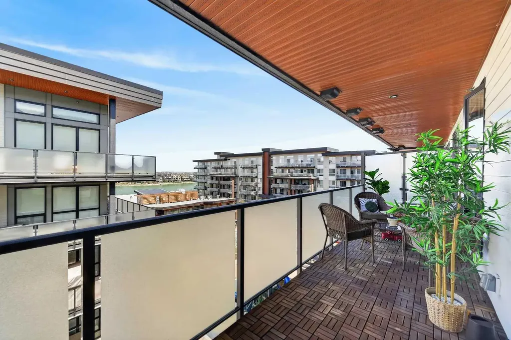 122 Mahogany Centre SE Calgary AB T3M 2Y1