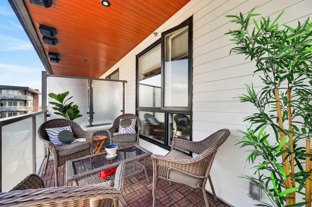 122 Mahogany Centre SE Calgary AB T3M 2Y1