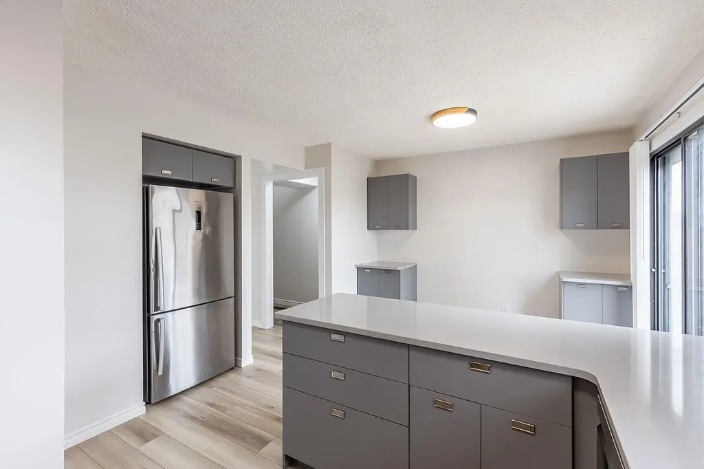 160 South Ridge Crescent SW Medicine Hat AB T1B2P1