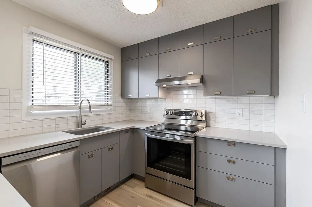 160 South Ridge Crescent SW Medicine Hat AB T1B2P1