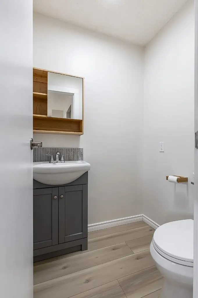 160 South Ridge Crescent SW Medicine Hat AB T1B2P1