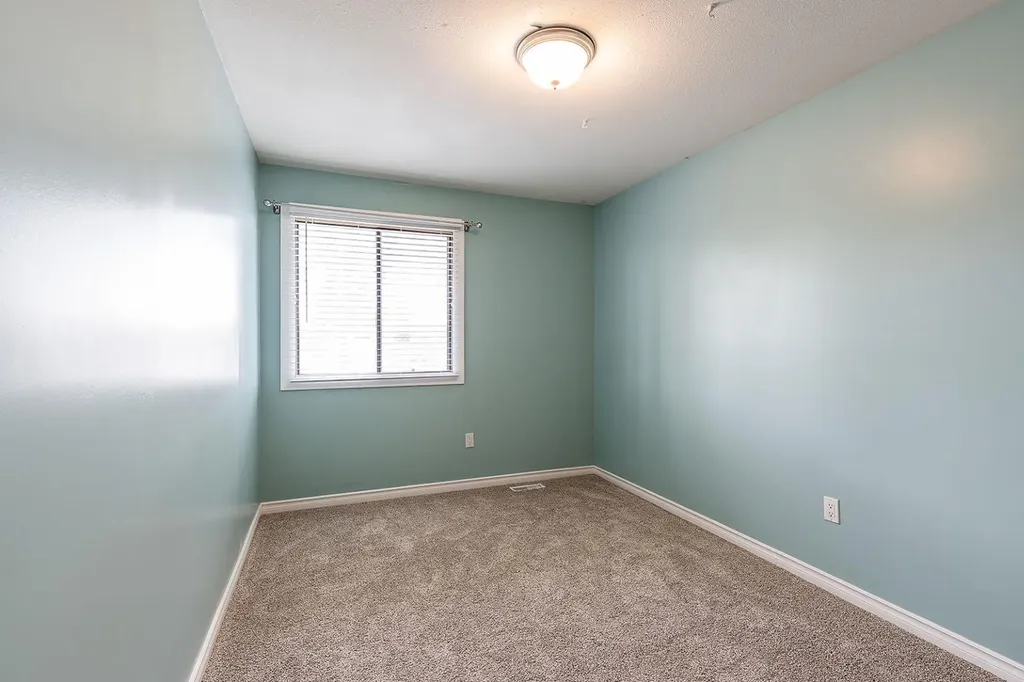 160 South Ridge Crescent SW Medicine Hat AB T1B2P1