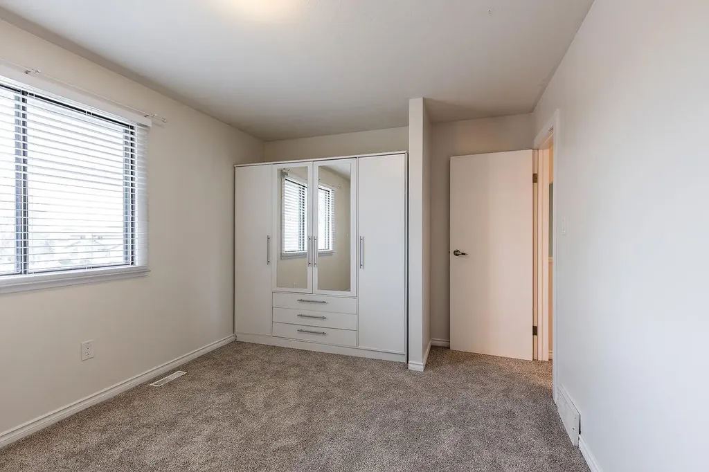 160 South Ridge Crescent SW Medicine Hat AB T1B2P1