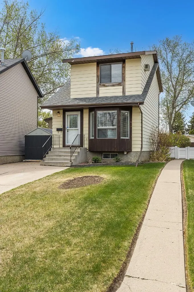 160 South Ridge Crescent SW Medicine Hat AB T1B2P1