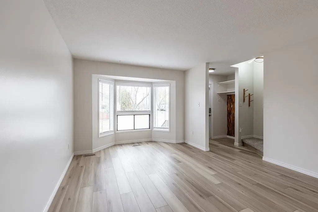 160 South Ridge Crescent SW Medicine Hat AB T1B2P1